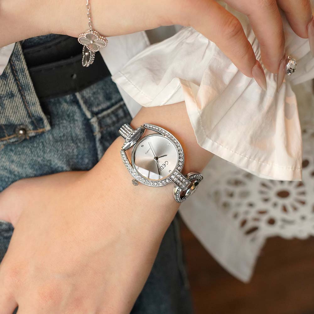 GEDI レディース星空デザイン中空ブレスレットウォッチ、絶 - Astral Watches & Jewelry Netanya のレビューと価格