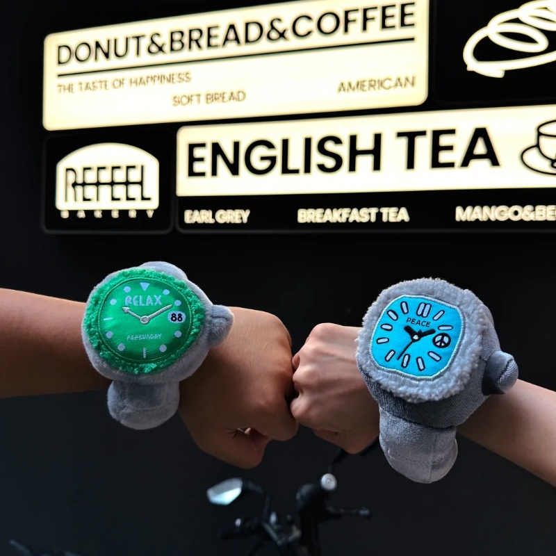 在庫ポップ日曜日ぬいぐるみリラックスウォッチシリーズブライン - Jewelry Watches & Accessories のレビューと価格